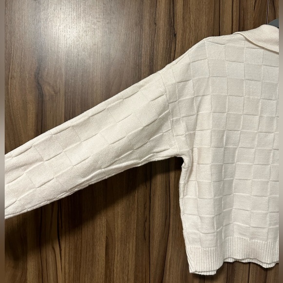 Cream Sweater - Picture 4 of 8